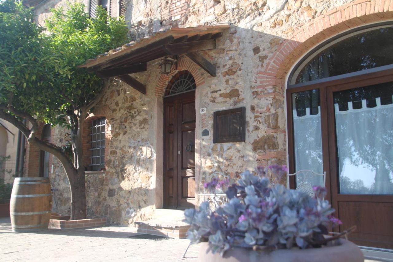 Agriturismo Il Broletto スヴェレート エクステリア 写真